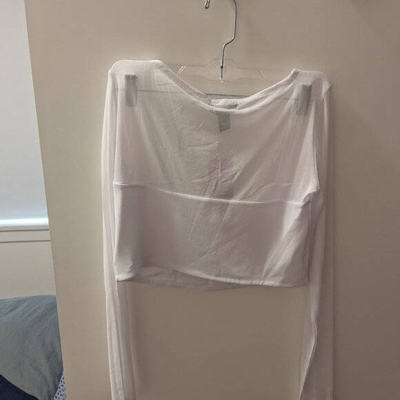 Mesh long sleeved crop top - Picture 3 of 3